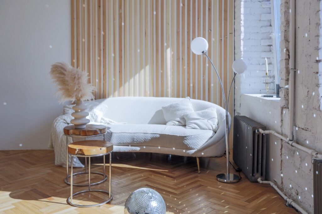 Wybór odpowiedniego rodzaju drewna to klucz do zadowolenia z podłogi na długie lata